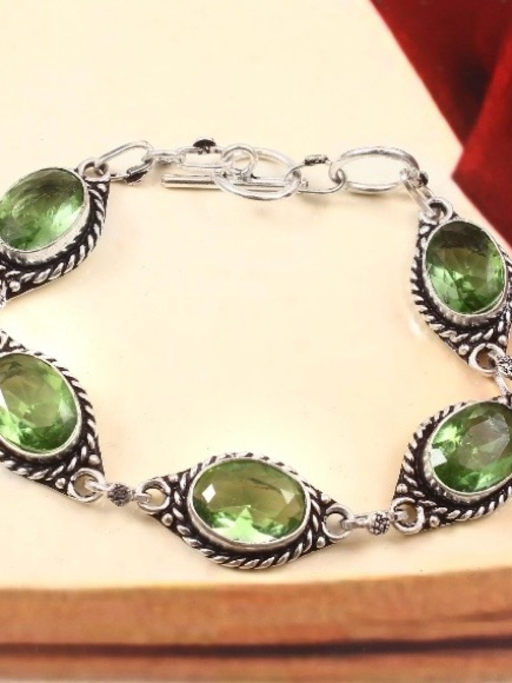 Vintage-Inspired Apple Green Crystal Bracelet - Women Jewelry